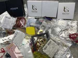 Group of costume jewellery - 3