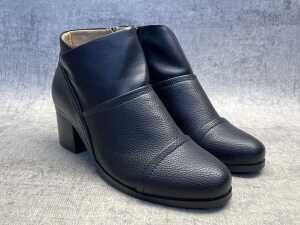 Homyped Empress Block Heel Boots size 7.5 - 3