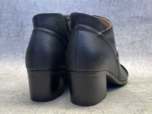 Homyped Empress Block Heel Boots size 7.5 - 4