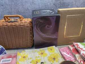 Group of homewares - 3