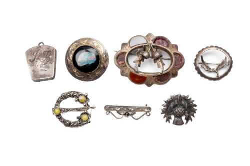 Collection of vintage and antique jewellery in sterling silver