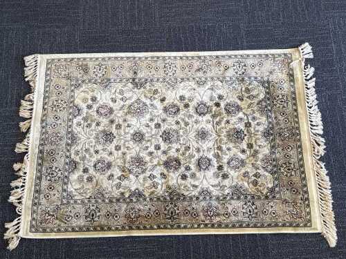 Turkish bamboo silk machine-made rug