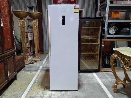 Hisense 380L fridge freezer