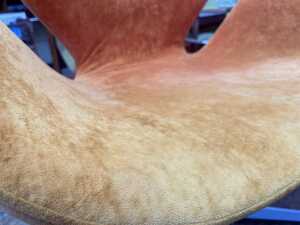Pair of replica Swan swivel armchairs - 4