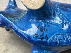 An Aldo Londi Bitossi Rimini Blue ceramic bull - 4