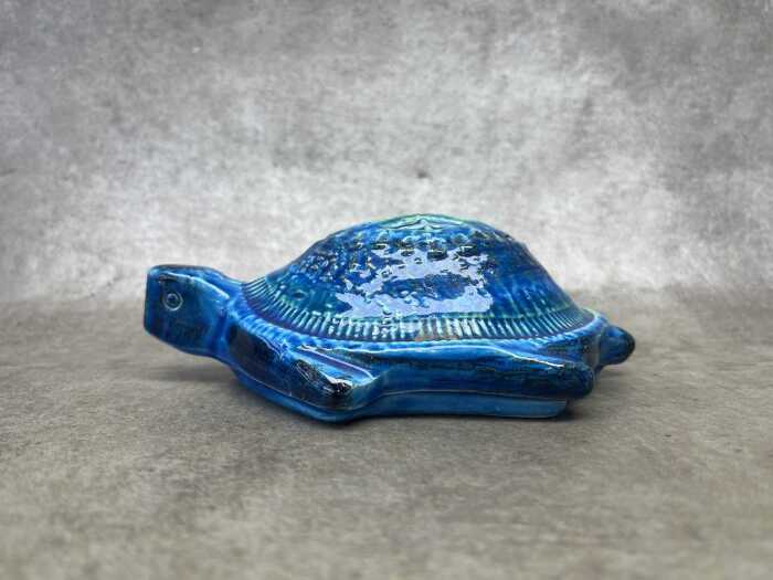 A Bitossi mid-century Blue Rimini ceramic turtle