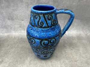 Two Italian mid-century ceramic vases in blue and black designs. - 3