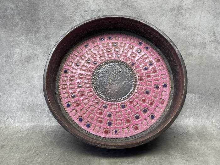 A Bitossi Raviolo decor mid-century ceramic pink and brown centerpiece bowl.