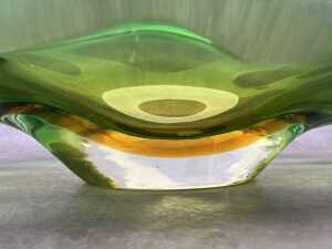 A Murano sommerso organic shaped art glass table centerpiece bowl in green and gold - 4