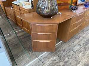 Mid century Reliance 2 piece bedroom set - 2