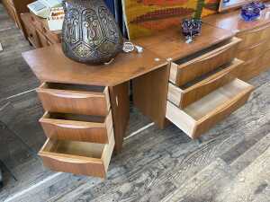 Mid century Reliance 2 piece bedroom set - 4