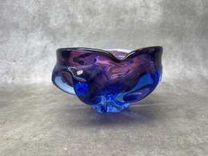 Two mid century art glass dishes - 3
