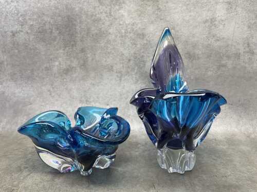 Two Mid-century art glass bowls in blue and purple