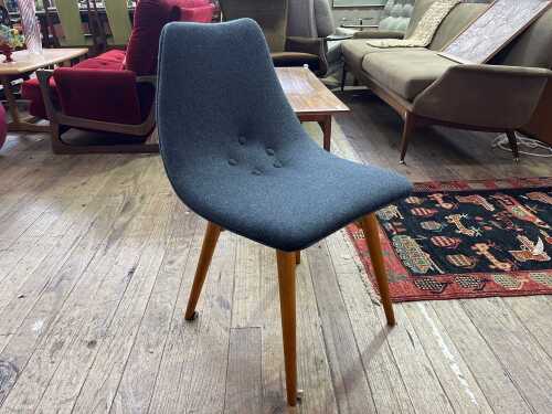 A Grant Featherstone D350 dining chair