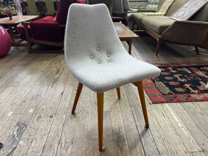 A Grant Featherstone D350 dining chair