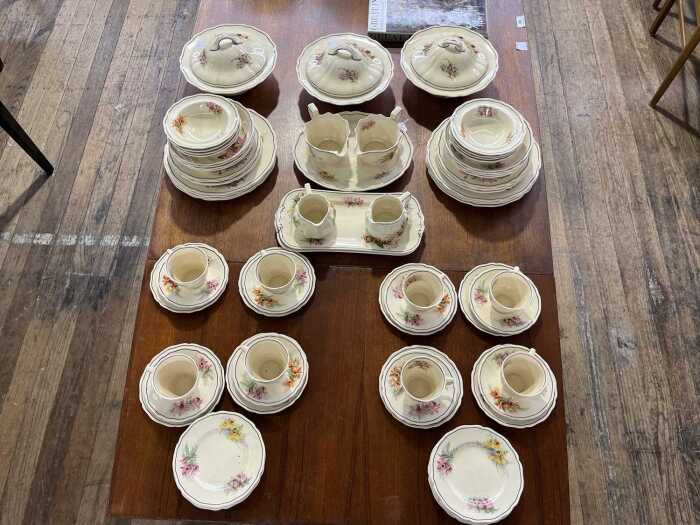 A Royal Doulton Orchid porcelain dinner setting