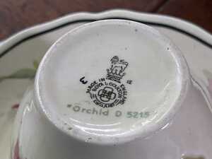 A Royal Doulton Orchid porcelain dinner setting - 5