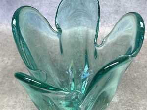 Iwatsu Hineri splash vase in turquoise. - 3
