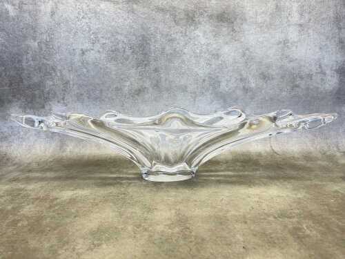 An Art Vannes French crystal centrepiece bowl