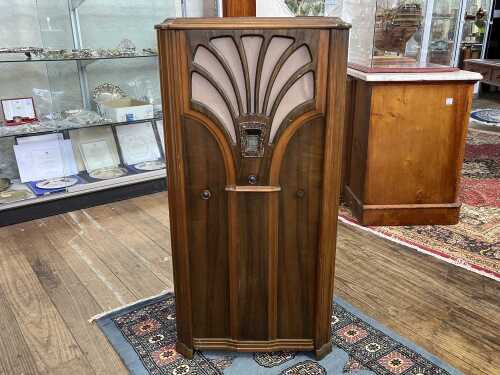 AWA Radiola 120 Art Deco console valve radio, 1933