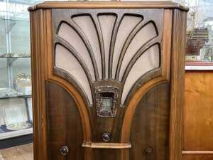 AWA Radiola 120 Art Deco console valve radio, 1933 - 2