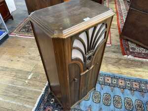 AWA Radiola 120 Art Deco console valve radio, 1933 - 3