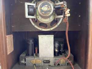 AWA Radiola 120 Art Deco console valve radio, 1933 - 5