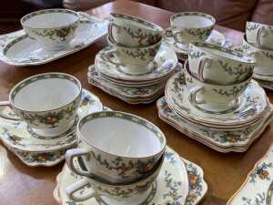 Crown Ducal 'Blue Urn' porcelain tea setting for ten - 4