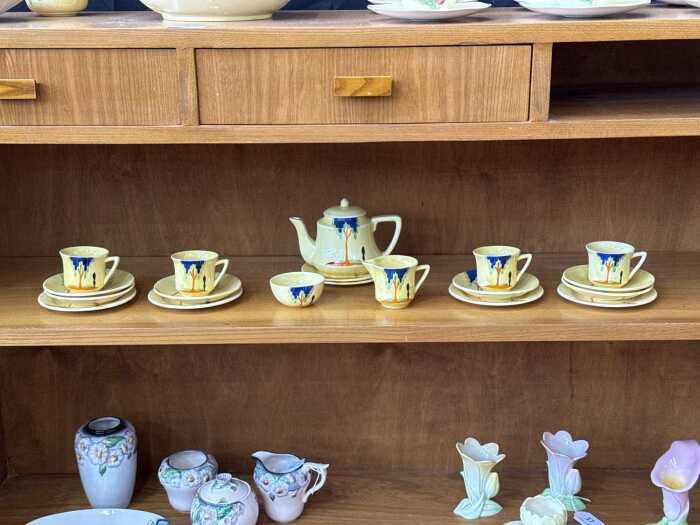 Carlton Ware Art Deco style tea setting for four