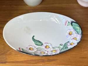 Five Carlton Ware 'Daisy' porcelain pieces - 3