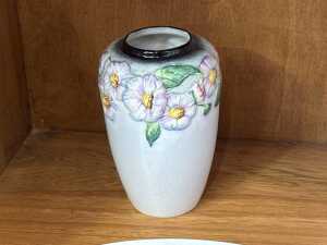 Five Carlton Ware 'Daisy' porcelain pieces - 4