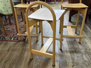 Set of 3 Italian beech postmodern bar stools - 3
