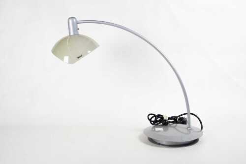 VeArt metal desk lamp in metallic silver