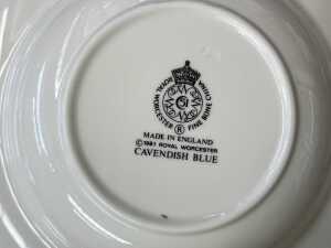 Royal Worcester 'Cavendish Blue' porcelain dinner setting for eight - 5