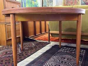Mid-century round teak dining table - 2