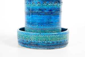 A Bitossi blue Rimini decor mid-century ceramic lidded jar together with a round ashtray. - 2