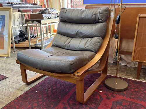 Tessa T4 mid-century lounge chair