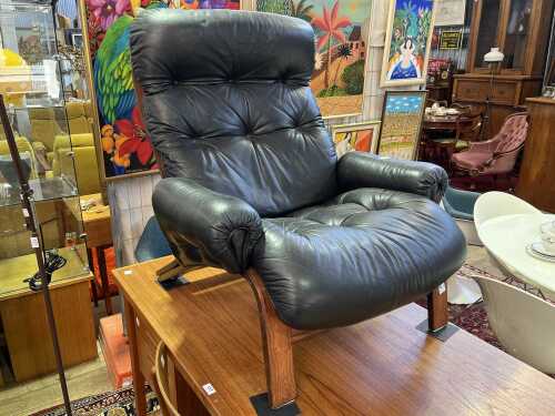Rybo Rykken, Ry-Wing mid-century bentwood armchair