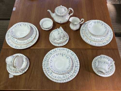 Royal Albert 'Memory Lane' porcelain dinner setting for six