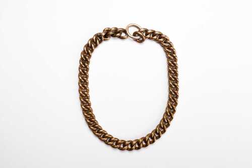 An antique bracelet in 15ct yellow gold.