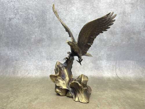 Wing of Glory eagle sculpture by Ronald Van Ruyckevelt