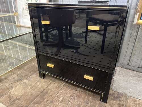 Pierre Vandel drop-down bar