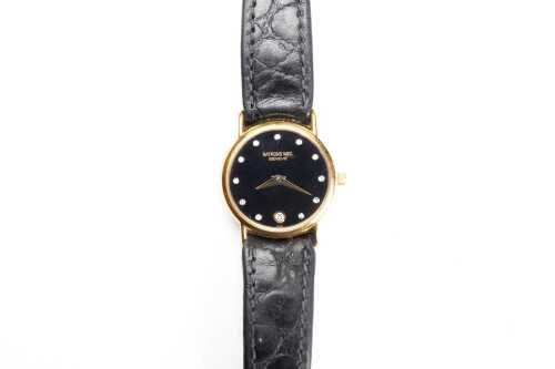A Raymond Weil Swiss ladies quartz watch in original box.
