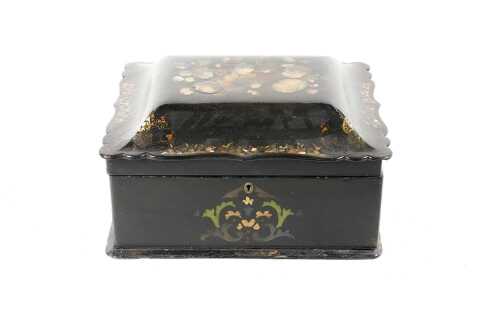 Victorian papier-m&acirc;ch&eacute; jewellery box