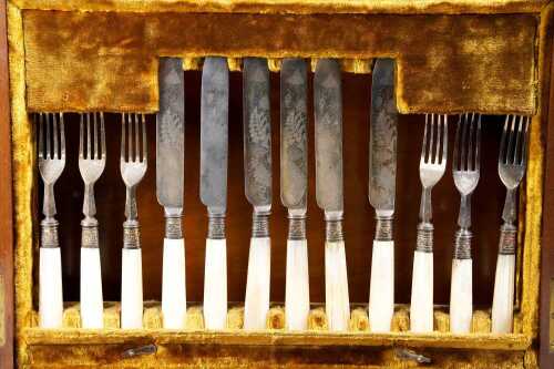Antique silver plated fruit cutlery set for 12 in burr walnut canteen