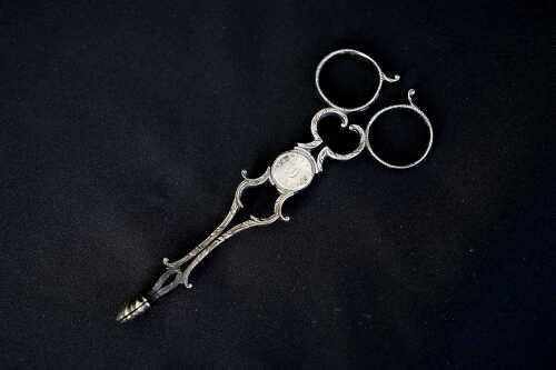 Georgian English sterling silver sugar nips, c.1760s