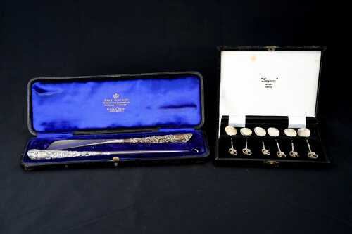 Sargisons set of six silver coffee spoons, together with two English sterling mounted items