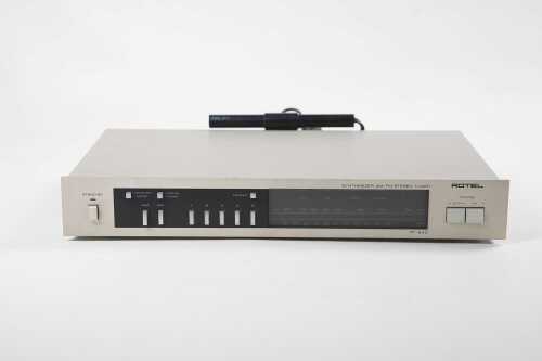 A Rotel stereo radio tuner model RT-840