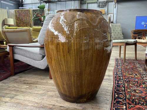 Chinese glazed pottery pot