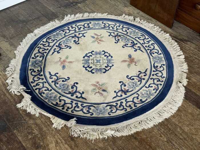 Chinese hand tufted wool circular rug